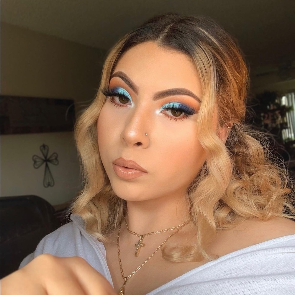 Meet your Posher, Jocey